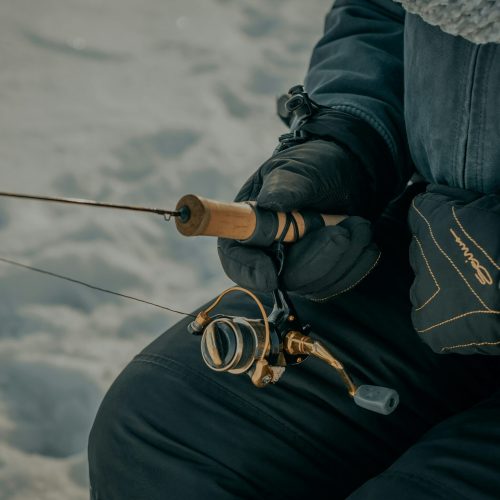 clay-banks-Ihful4zTe0Q-unsplash-ice-fishing