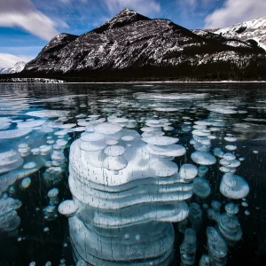 paul-zizka-methane-bubbles-barrier-lake-kananaskis